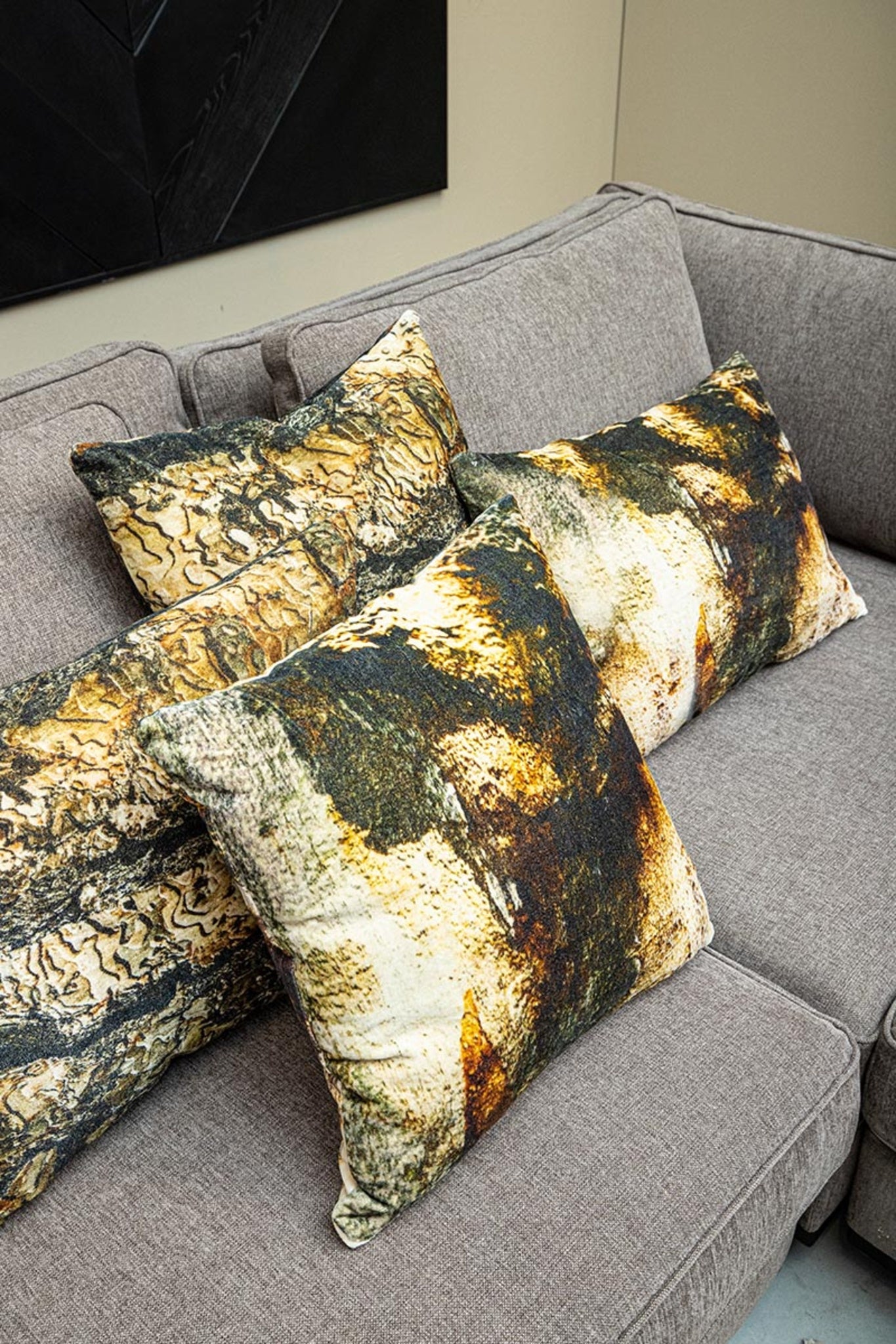 Rives Brown cotton velvet cushion bark print S