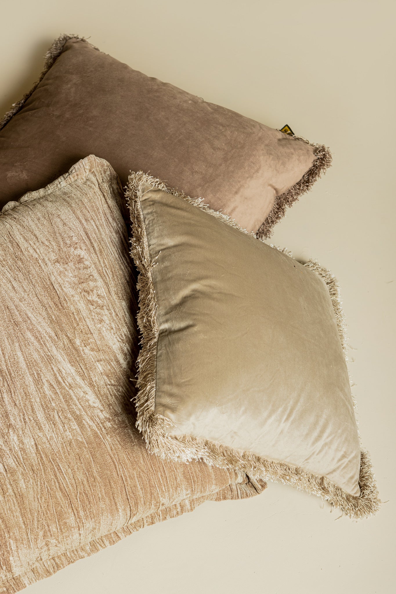 Nous Beige Velvet Cushion With Fringes Square L (set of 2)