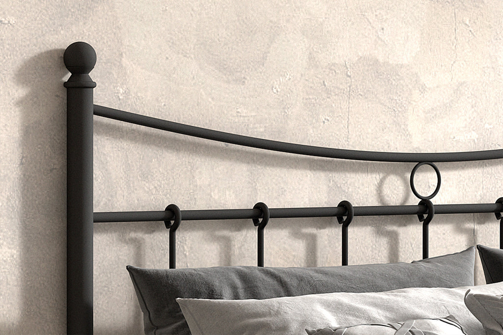 Bed 'Sacha' 140x200 met lattenbodem Zwart